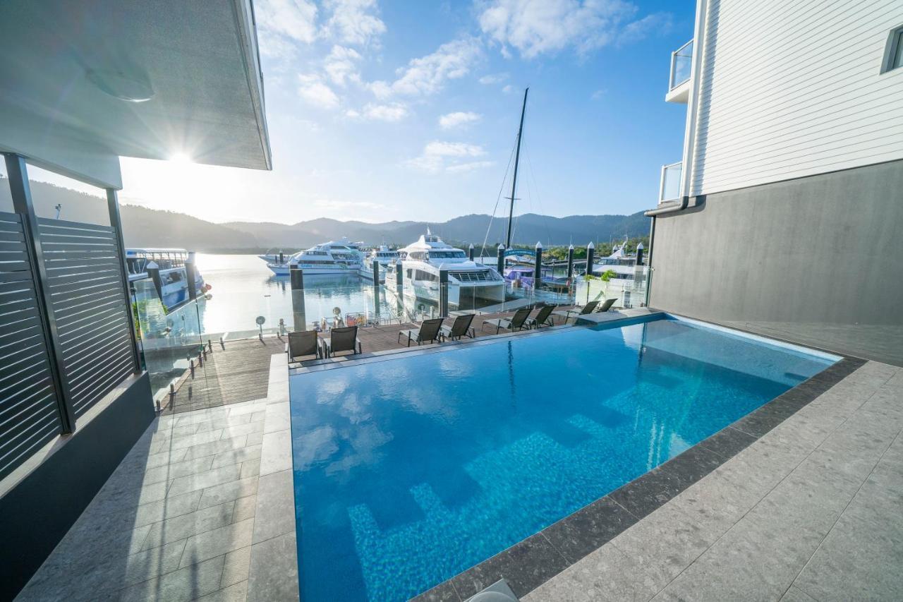 Отель Harbour Cove Эйрли-Бич Экстерьер фото